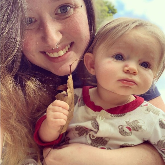 Meet your Posher, Lacey - Picture 2 of 4